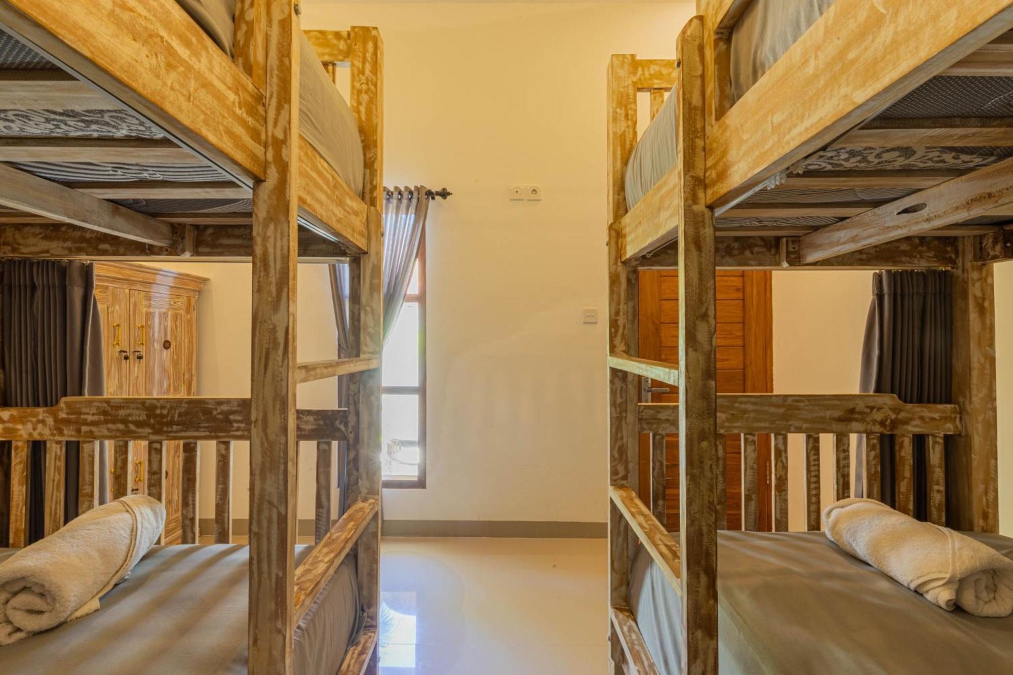 Seven Angels Villa And Hostel Toyapakeh エクステリア 写真